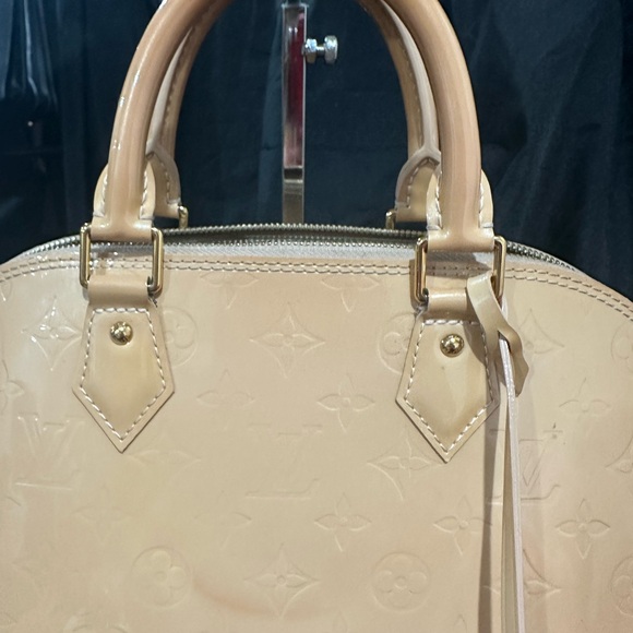 Louis Vuitton Alma Vernis - pre loved 100% authentic - Picture 3 of 16